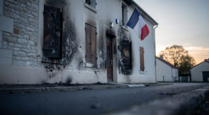 Gendarmerie de Brassac-les-Mines visée par deux cocktails molotov