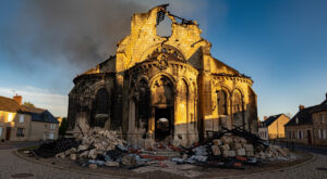 Incendie à Montenach : l&rsquo;église Saint-Cyriaque ravagée, 60 pompiers mobilisés
