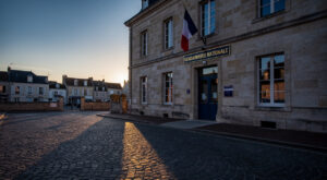 La préfète de la Meuse visite la gendarmerie de Bar-le-Duc dès le lendemain de son installation