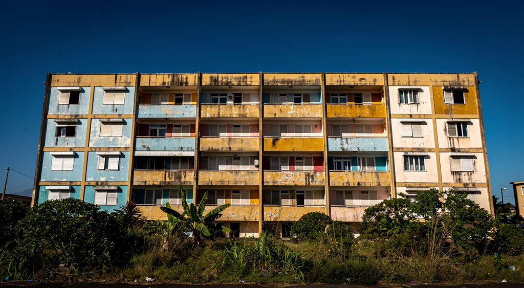La Réunion : la Fédération socialiste dénonce la chute des aides au logement et des contrats aidés