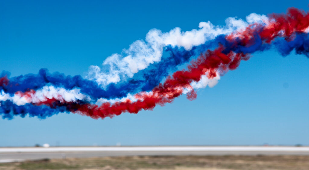 Meeting aérien à Cognac : Rafale, A400M et Patrouille de France en vol sur la BA 709