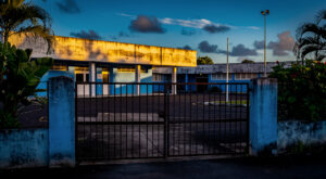 Meurtre à Saint-François : Noé, 23 ans, poignardé près du collège Macal