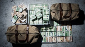 Nîmes : un million d&rsquo;euros en espèces saisi dans un bar-tabac du centre-ville
