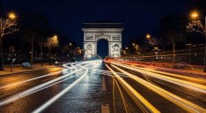 Paris 8e : la mairie appelle à un « électrochoc » contre rodéos et protoxyde d&rsquo;azote sur les Champs-Élysées