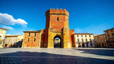 Perpignan : un collectif de gauche organise un forum place du Castillet face au Printemps de la liberté d'expression