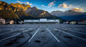 Savoie : des gendarmes interviennent face aux nuisances d&rsquo;un cortège de mariage en voitures de sport