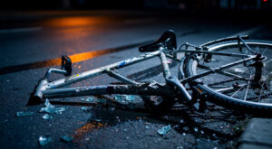 Tours : un cycliste de 40 ans hospitalisé après collision violente sur les quais de Loire