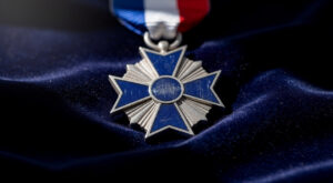 Val-d&rsquo;Oise : le lieutenant-colonel Le Meur décoré de l&rsquo;Ordre National du Mérite après 37 ans au SDIS 95