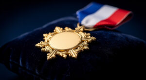 Valence-d&rsquo;Agen : le préfet Roberti honoré d&rsquo;une médaille pour son dernier 8-Mai