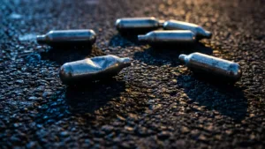 Vertou : le préfet sur le terrain contre le trafic de protoxyde d'azote