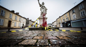 Vienne : deux militantes relaxées après un rassemblement devant le tribunal