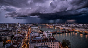 Vigilance jaune orages dans le Rhône et Lyon : vents jusqu&rsquo;à 90 km/h jusqu&rsquo;à minuit