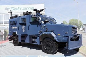 Yvelines : l’escadron blindé de Versailles-Satory en démonstration à Eurosatory