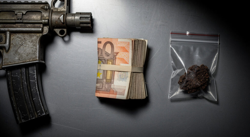 Aix-les-Bains : 8 interpellations dans un réseau de trafic, armes et 25 000 € saisis