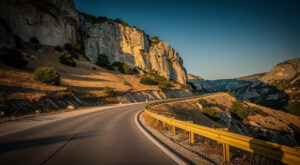 Alpes-de-Haute-Provence : un motard de 31 ans grièvement blessé sur la RN 202