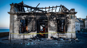Arcachon : le bar L&rsquo;Oubli au Moulleau ravagé par un incendie, 33 emplois impactés