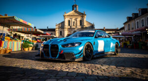 Arnold Robin en dédicaces à La Ferté-Bernard avec la BMW N°72 du Team WRT