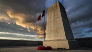 Bayonne commémore le 86e anniversaire de l&rsquo;Appel du 18 Juin en présence du 1er RPIMA