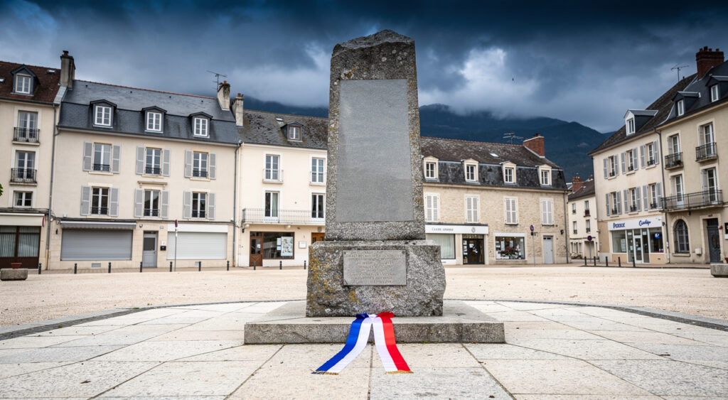 Bobigny : hommage officiel aux morts de la guerre d'Indochine au monument aux morts