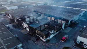 Bobigny : incendie d’entrepôts circonscrit, 170 pompiers mobilisés, pas de victime