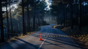 Bormes-les-Mimosas : un homme de 38 ans grièvement blessé sur la RD98 samedi matin