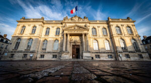 Bourges : le préfet clôture la remise des prix du CNRD 2025-2026 sur la fin de la Shoah