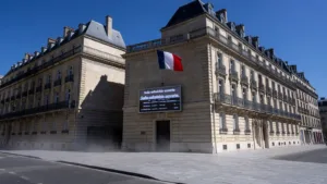Canicule à Paris : la Ville active le niveau 4 de son plan d&rsquo;urgence