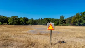 Canicule dans l&rsquo;Eure : écoles adaptées, vigilance incendie et conseils du préfet