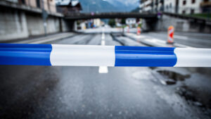 Chambéry : une femme de 53 ans meurt après une chute d'un pont et un choc avec une voiture