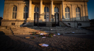 Châteauroux : 200 personnes rendent hommage à Lyhanna devant le palais de justice