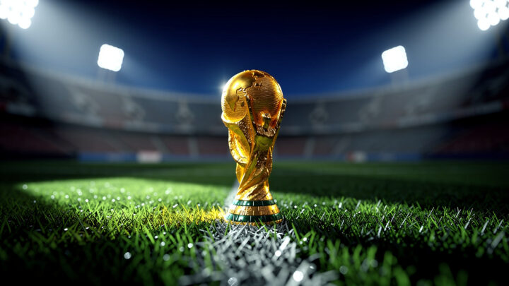 Dole : Robert Pirès offre un tour d'honneur avec la Coupe du monde au match de gala caritatif