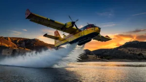 Drôme : incendie de forêt à Die maîtrisé grâce à cinq Canadairs