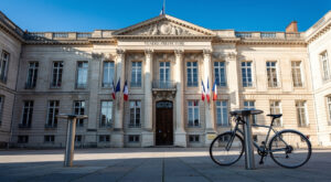 Estelle Balit en Vendée : signature de charte et actions vélo-éco-conduite à La Roche-sur-Yon