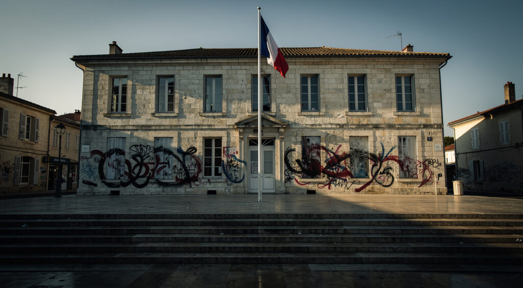 Faouët taguée, collège de Locminé évacué : deux incidents en 48h dans le Morbihan