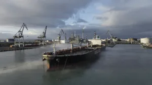 Fos-sur-Mer : le pétrolier Deliver placé sous scellés pour infraction maritime et non pour pollution