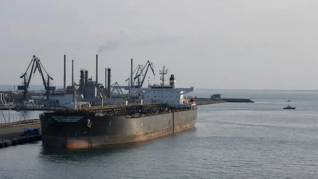 Fos-sur-Mer : le pétrolier Deliver, suspecté de contourner les sanctions russes, placé sous scellés