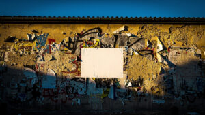 Grenoble : des affiches de recrutement de dealers collées sur les murs de Hoche, 150 à 300 €/jour