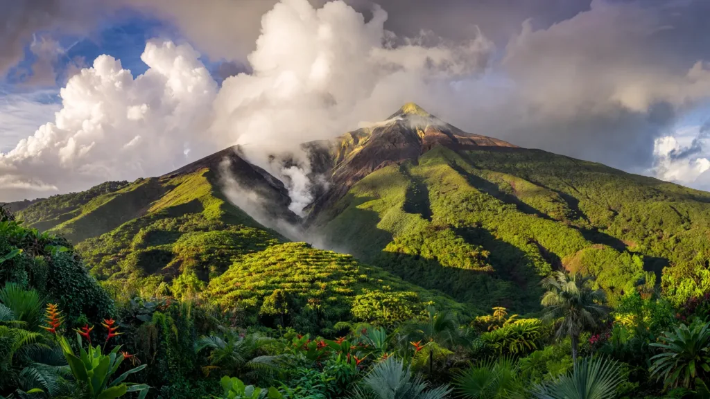 Guadeloupe : le préfet et la volcanologue Carole Berthod en Facebook Live sur la Soufrière le 29 juin