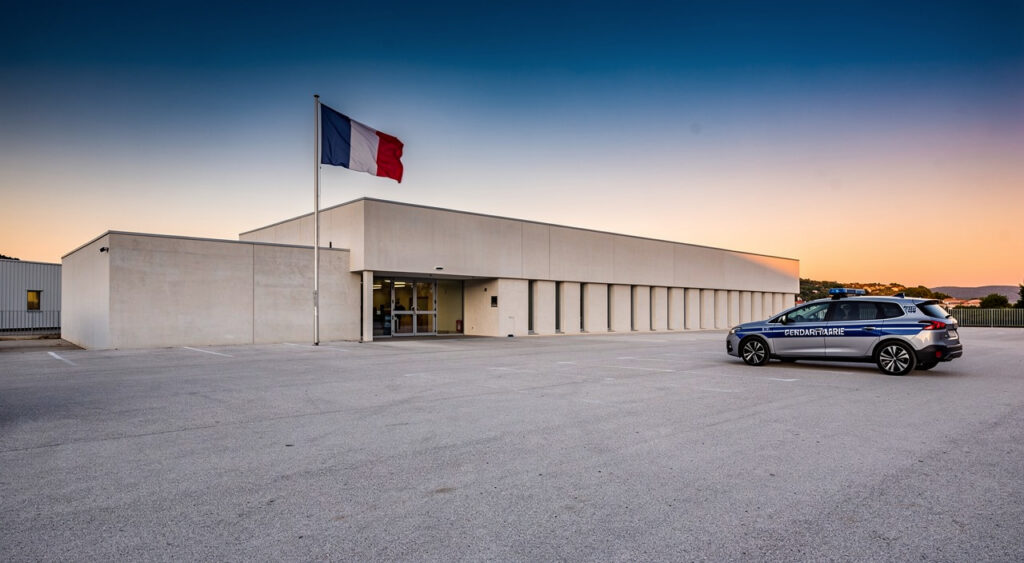 Hérault : un employé d'armurerie écroué pour trafic d'armes de guerre