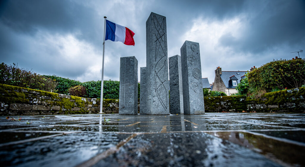 Hôpital-Camfrout : le sous-préfet Setbon préside la cérémonie d'hommage aux morts d'Indochine