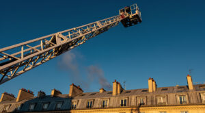 Incendie dans le 16e : 300 m² en feu, trois blessés légers, une centaine de pompiers mobilisés