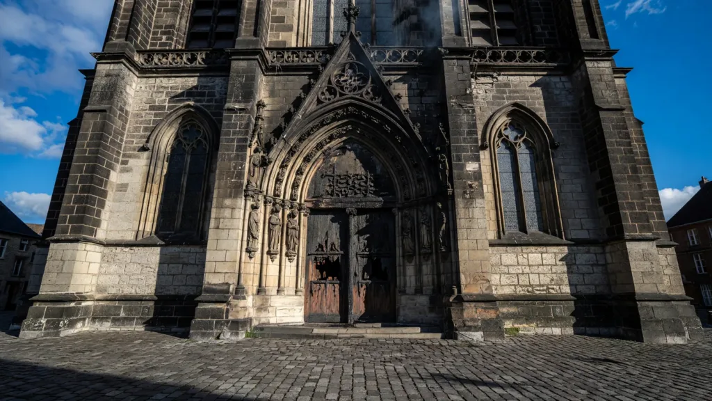 Incendie de l'église de Cernay : un enfant de 11 ans suspecté