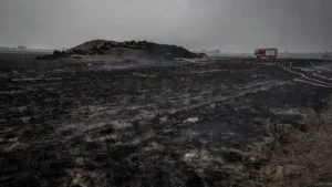 Incendie de récoltes et tas de fumier de 100 m³ maîtrisé à Autry-le-Châtel (Loiret) : 21 pompiers mobilisés
