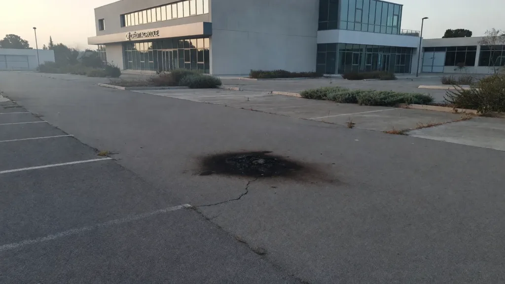 Incendie nocturne d'une Audi sur le parking du Crédit Agricole à Niort