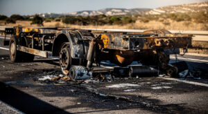 Incendie sur l&rsquo;A9 à Sigean : 50 pompiers mobilisés, 2 000 m² brûlés