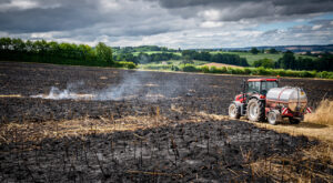 Indre : pompiers et agriculteurs mobilisés contre les feux de récoltes à Tilly et Chasseneuil