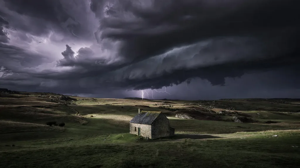 Lozère : vigilance orange aux orages ce dimanche soir, jusqu'à 100 km/h attendus