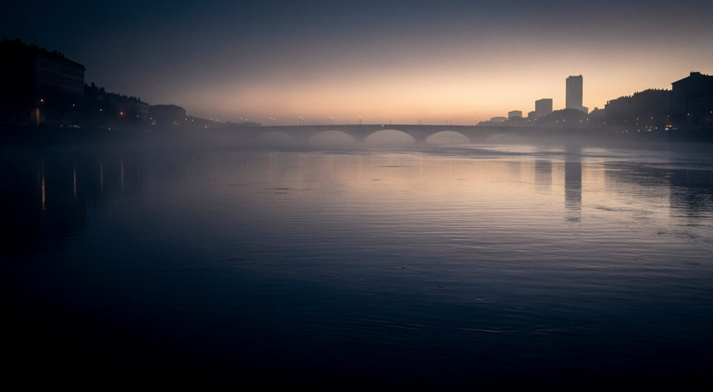 Lyon : un corps sans vie repêché dans le Rhône à La Confluence ce samedi matin