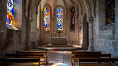 Maisoncelles-sur-Ajon : 16 916 € de l'État pour restaurer les vitraux de Saint-Sulpice