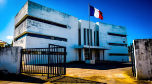 Mamoudzou : 20 mois de prison pour violences intrafamiliales et cruauté sur animaux